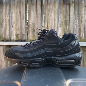 AIR MAX 95 TRIPLE BLACK
